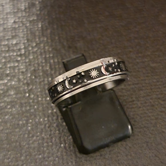 Stars and moon spinner rings - Picture 1 of 5